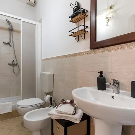 Apartamento Intero Centro , 2 Minuti Dalla Stazione !